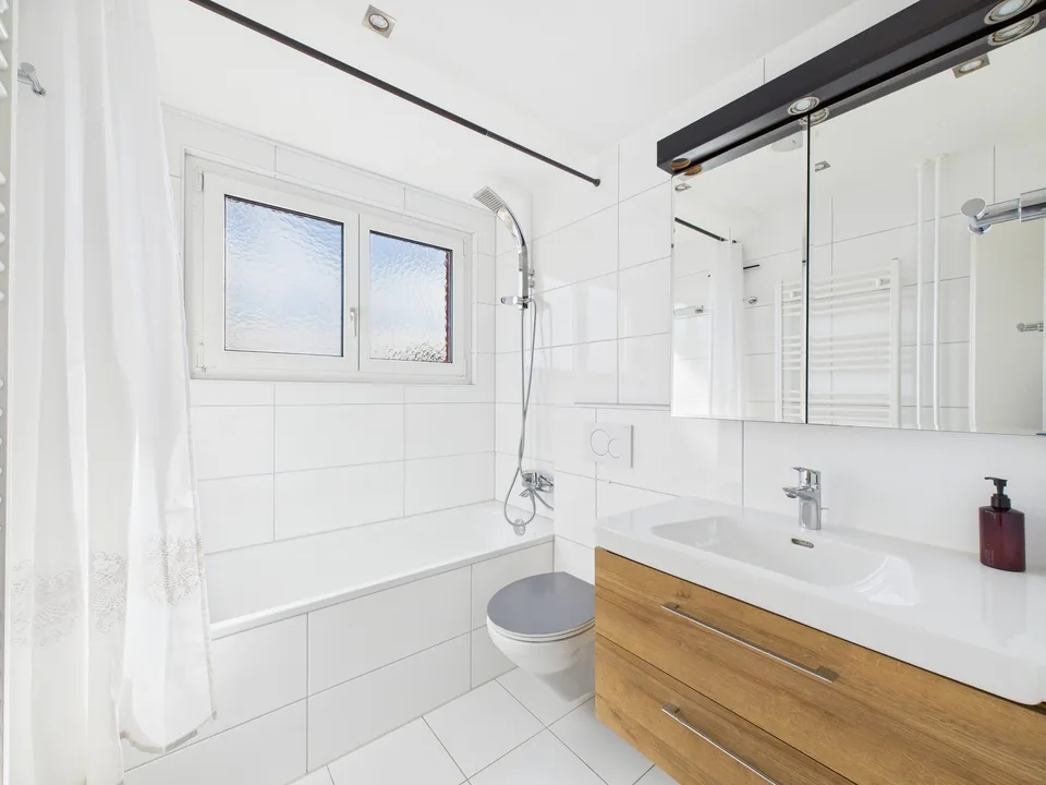 Sonnige 4 ½ Zimmer-Wohnung mit Seesicht