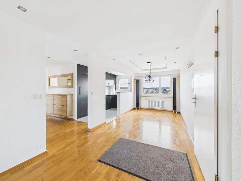 Sonnige 4 ½ Zimmer-Wohnung mit Seesicht