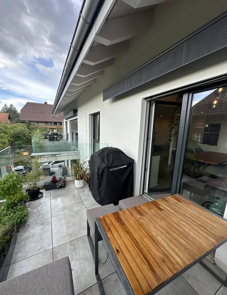 Moderne 2.5 Zimmer Dachwohnung mit Galerie