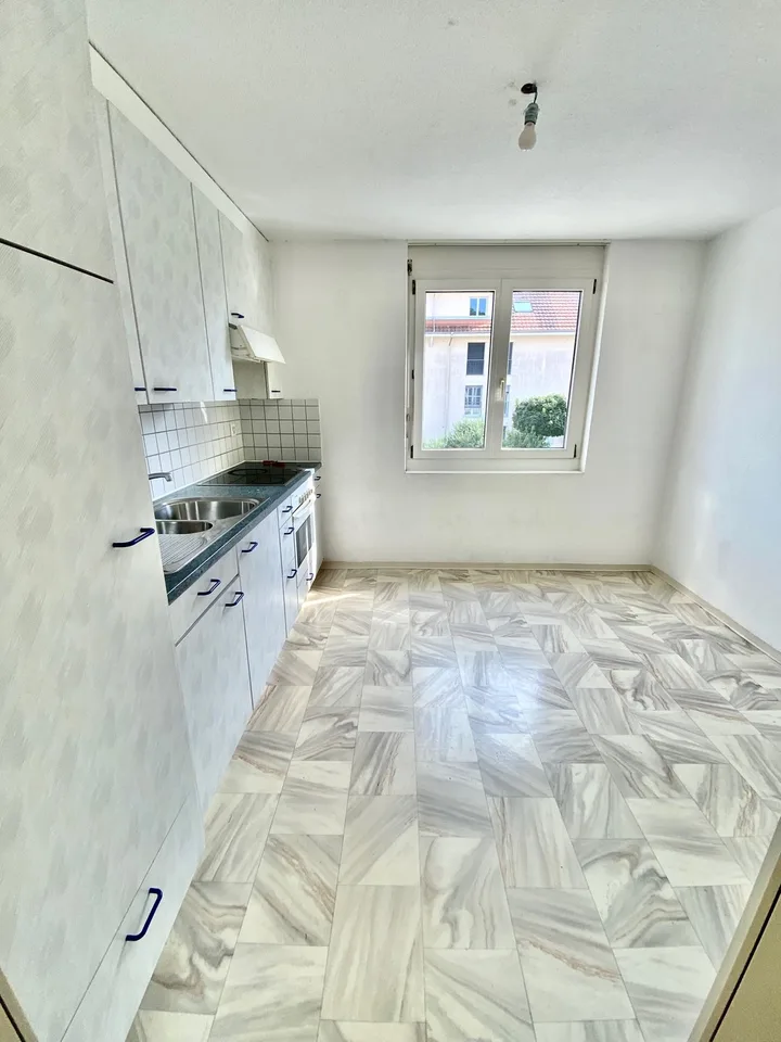 4 Zimmer mit 105m2 1400.-