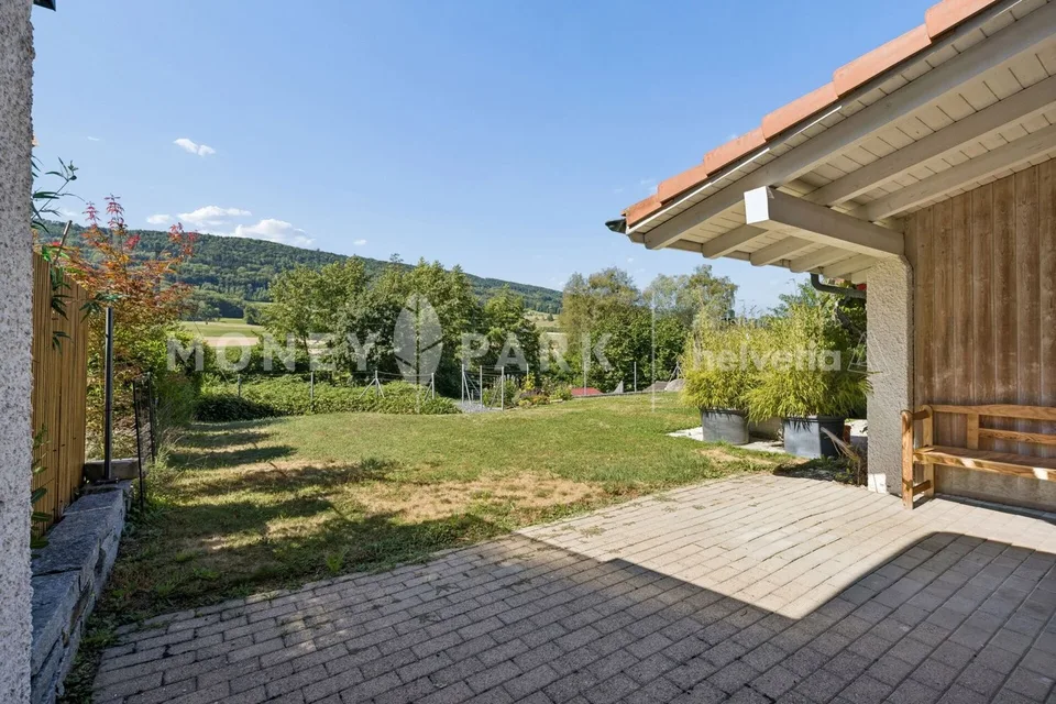 Maison en rangée de 5,5 pièces avec jardin, intimité et vue panoramique – photo 2 sur 18