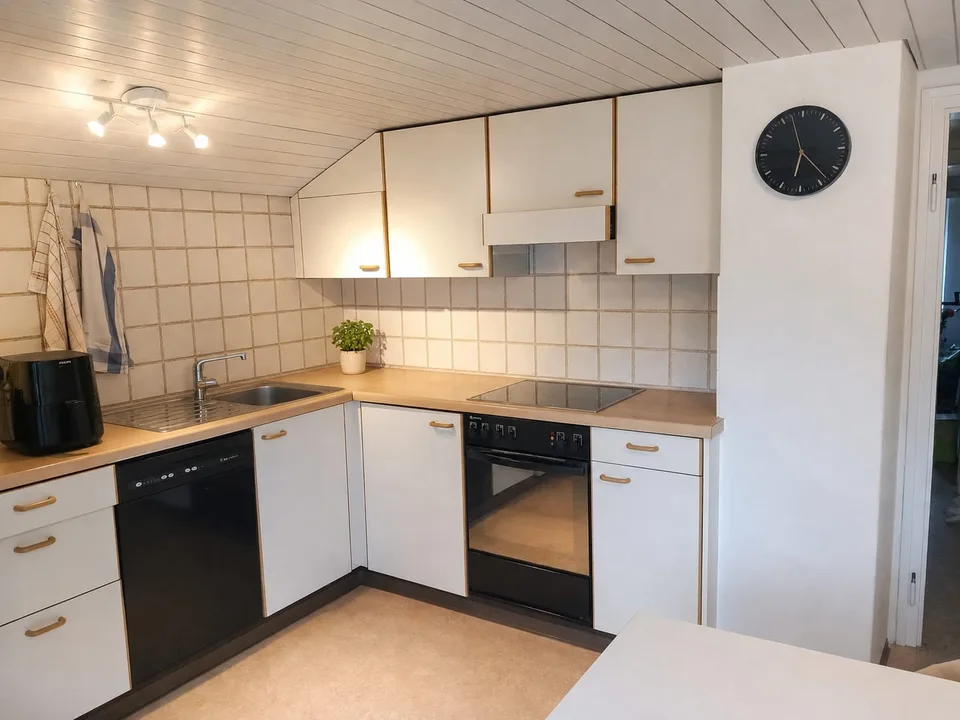 Charmante, ruhige 3 -Zimmer-Wohnung mit Seesicht