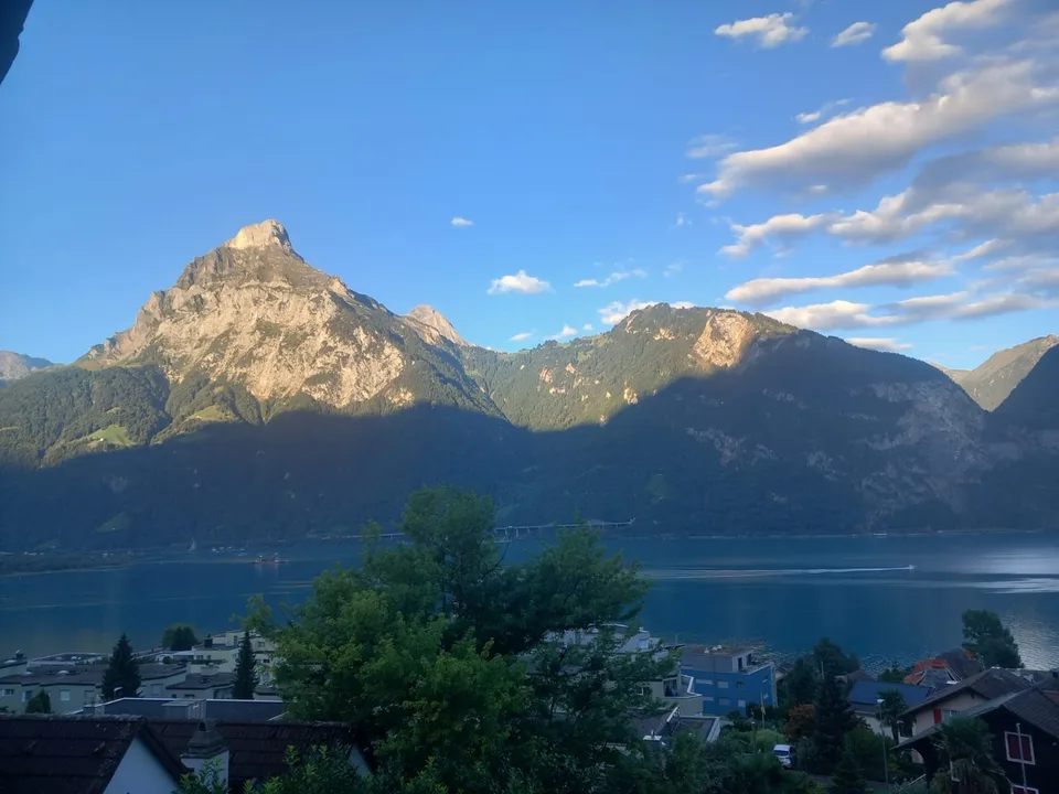 Charmante, ruhige 3 -Zimmer-Wohnung mit Seesicht