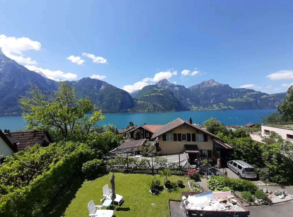 Charmante, ruhige 3 -Zimmer-Wohnung mit Seesicht