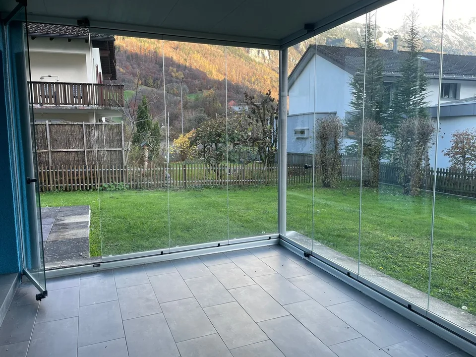 Schöne 3½-Zimmer-Wohnung mit Gartensitzplatz in Glarus