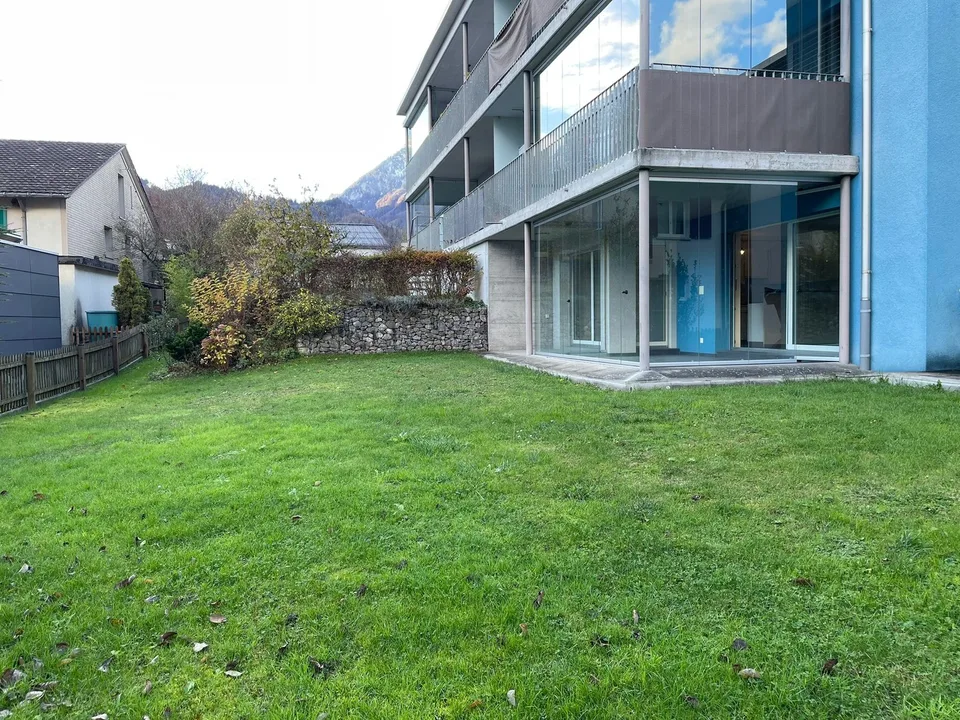 Schöne 3½-Zimmer-Wohnung mit Gartensitzplatz in Glarus