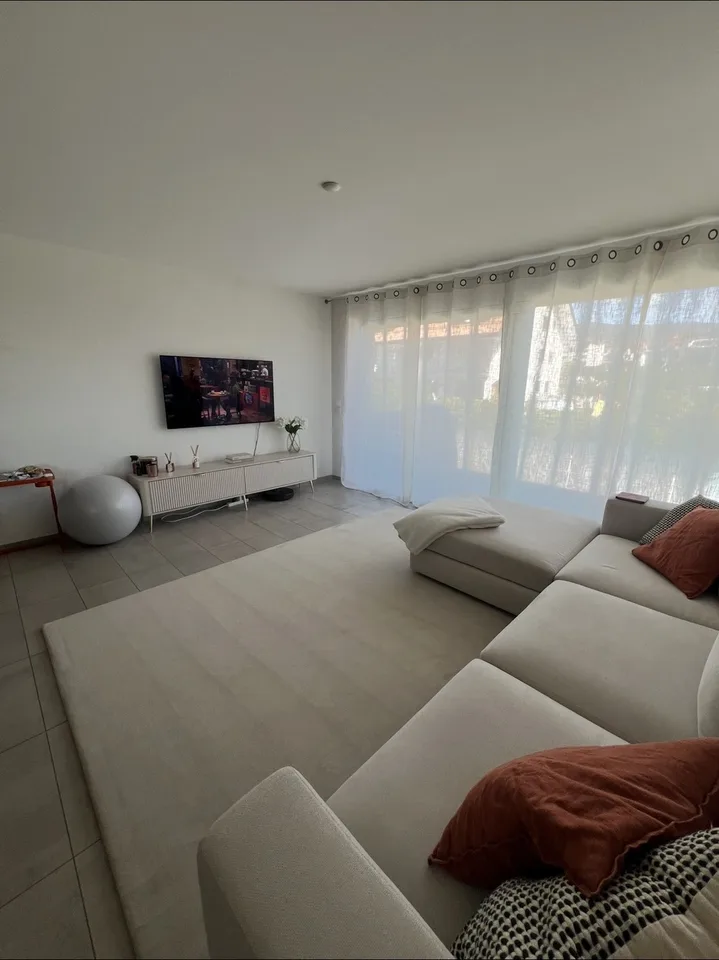Reprise de bail dès le 1er novembre 2026 – appartement de 2 pièces avec place de parc intérieure à Gimel