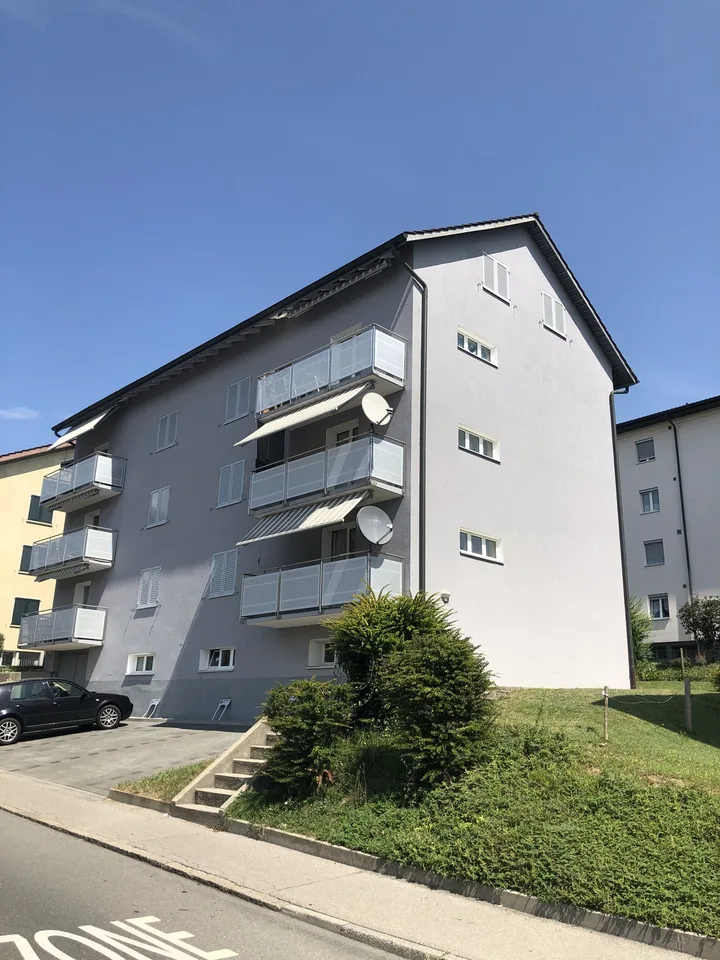 Kleine 2.5-Zimmer-Dachwohnung im 3. Stock ohne Lift und ohne Balkon