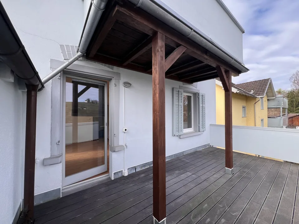3-Zimmer-Wohnung mit Blick auf den Rhein inkl. Parkplatz und Nebenkosten