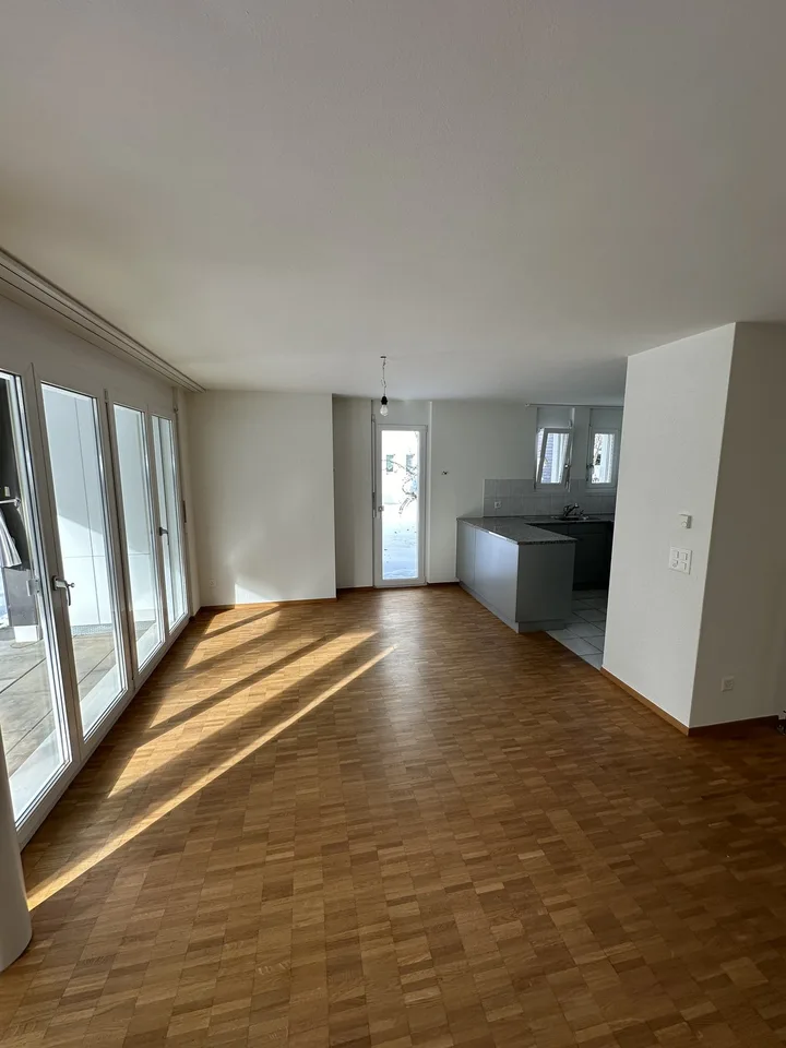 3.5 Zimmer, 87m2 - urbanes Wohnen, 5 min vom Bahnhof, trotzdem sehr ruhig