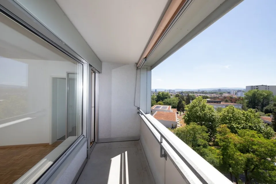 1-Zimmerwohnung direkt am Rhein!