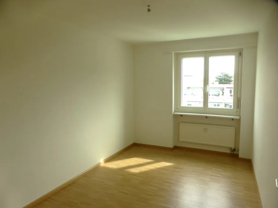 Viel Wohnraum in kinderfreundlichem Quartier – Foto 7 von 9