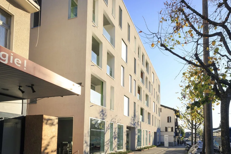Appartement de 2.5 pièces au rez-de-chaussée inférieur – Foto 6 von 12