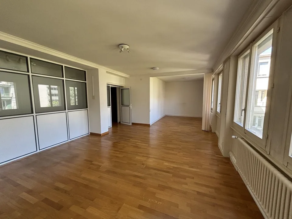 Bureau de 116 m2 vue lac à deux pas de la gare – Foto 3 von 5