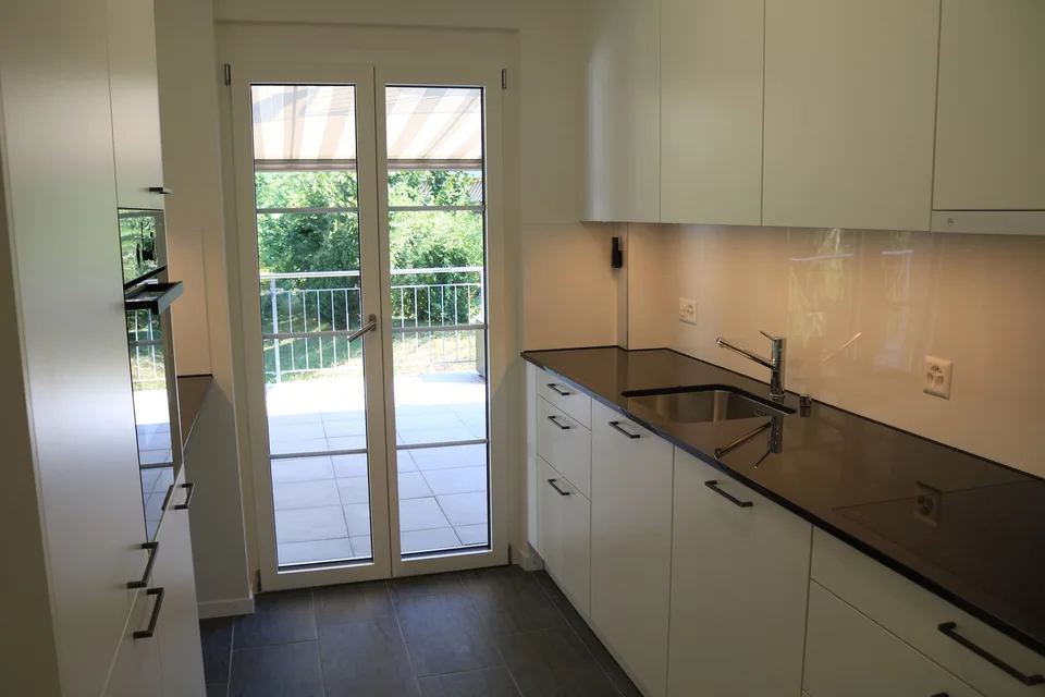 Grosszügige 3 1/2-Zimmerwohnung mit 60 m² Terrasse!