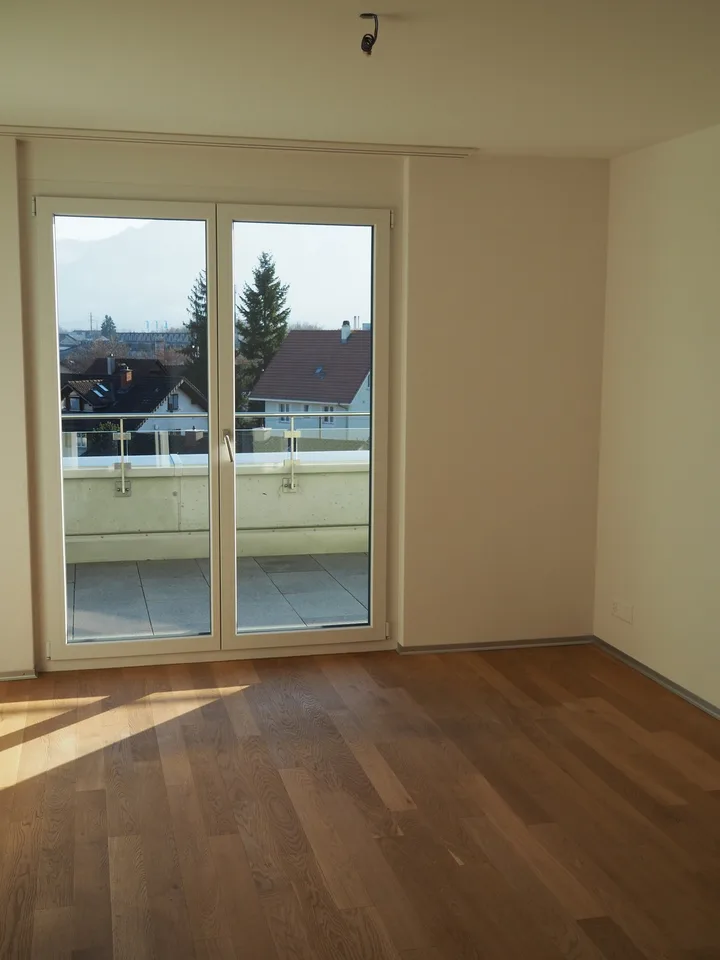 Exklusive, 3.5 Zimmer Wohnung nach Eigentumsstandard mit Sicht auf die Berge