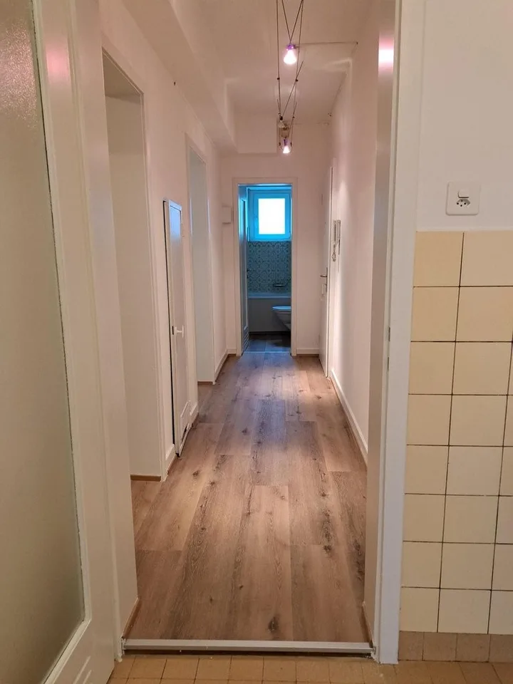 an ruhiger Strasse – foto 5 di 5