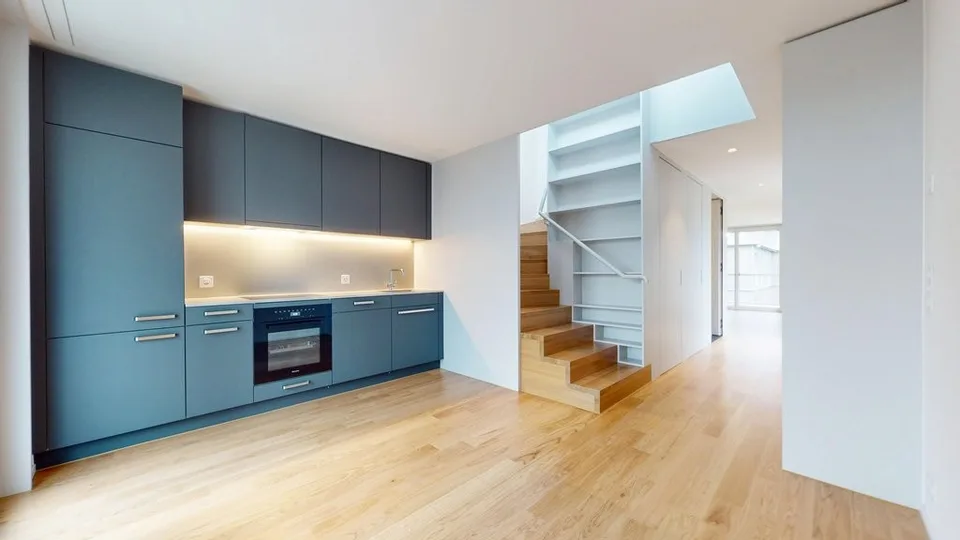Appartement maisonnette moderne 2 pièces avec balcon à Zürich-Stettbach – photo 2 sur 6