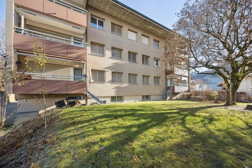Grosse Wohnung an ruhiger Lage