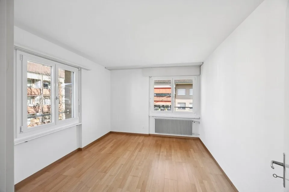 Grosse Wohnung an ruhiger Lage