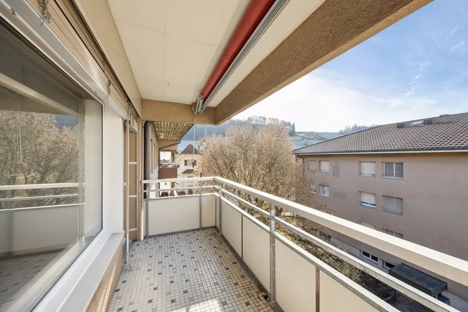Grosse Wohnung an ruhiger Lage