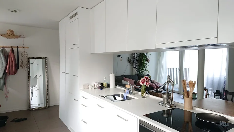 Möblierte 2.5 Zi-Parterre Wohnung mit Garten zentrale Lage – Foto 4 von 18
