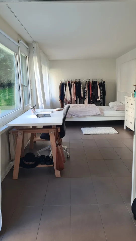 Möblierte 2.5 Zi-Parterre Wohnung mit Garten zentrale Lage – Foto 5 von 18