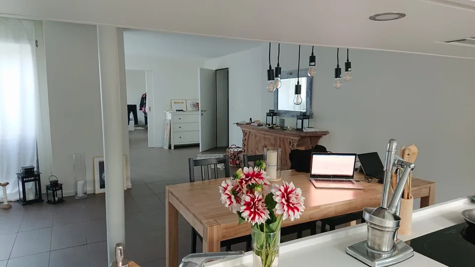 Möblierte 2.5 Zi-Parterre Wohnung mit Garten zentrale Lage – Foto 13 von 18