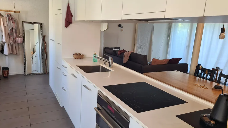 Möblierte 2.5 Zi-Parterre Wohnung mit Garten zentrale Lage – Foto 12 von 18