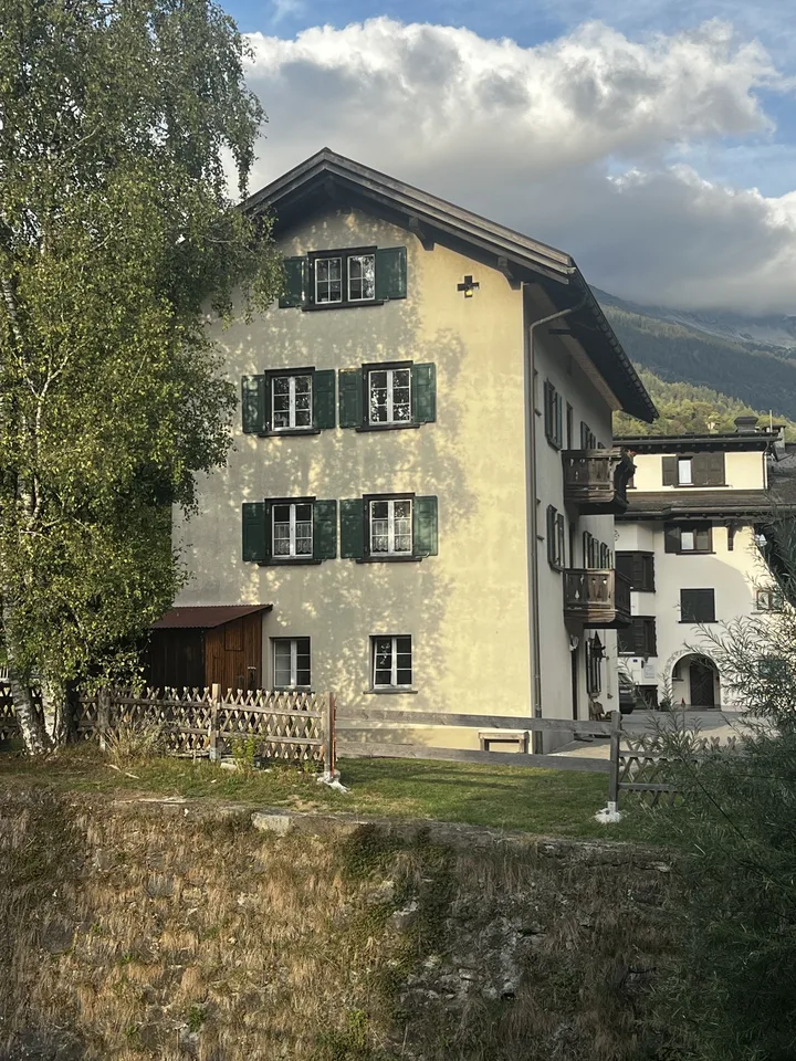 Gemütliche, ruhige 3.5-Zimmer-Altbauwohnung mit Balkon Nahe Bahnhof