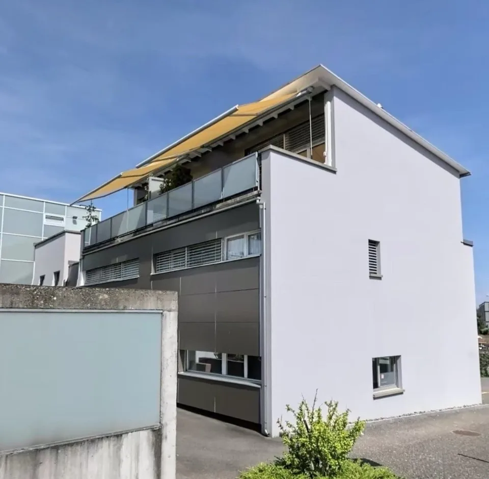 Moderne 3.5-Zimmer-Maisonettewohnung in ruhiger und steuergünstiger Lage (Erstbezug nach Kernsanierung von Küche & Bad)