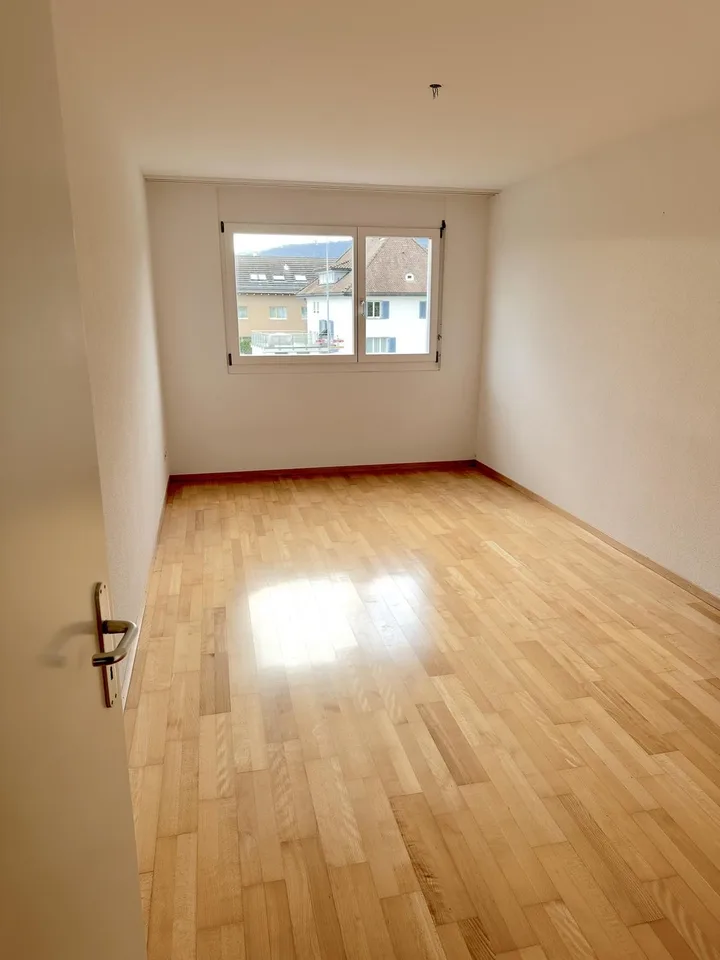 Moderne 3.5-Zimmer-Maisonettewohnung in ruhiger und steuergünstiger Lage (Erstbezug nach Kernsanierung von Küche & Bad)