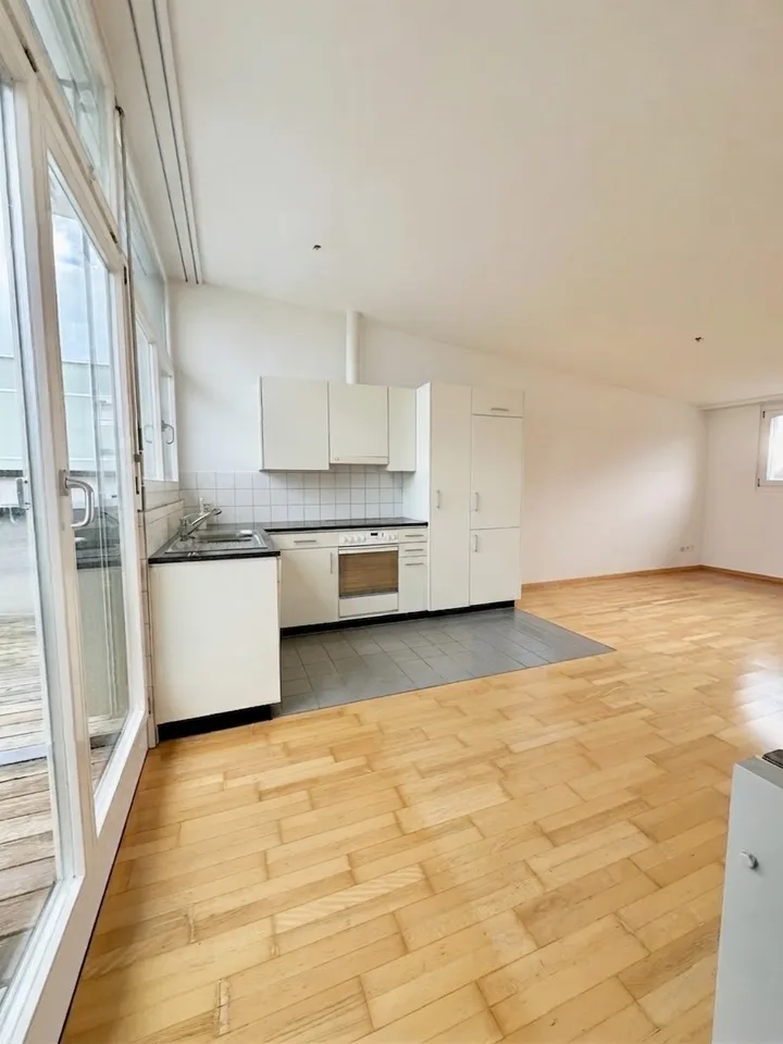 Moderne 3.5-Zimmer-Maisonettewohnung in ruhiger und steuergünstiger Lage (Erstbezug nach Kernsanierung von Küche & Bad)
