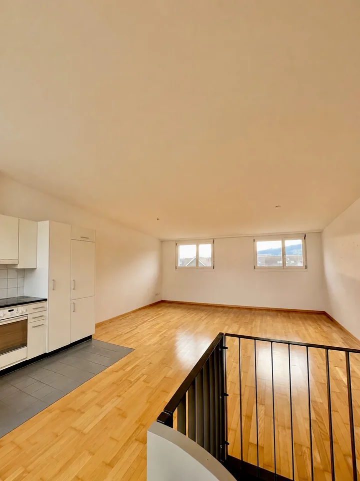 Moderne 3.5-Zimmer-Maisonettewohnung in ruhiger und steuergünstiger Lage (Erstbezug nach Kernsanierung von Küche & Bad)