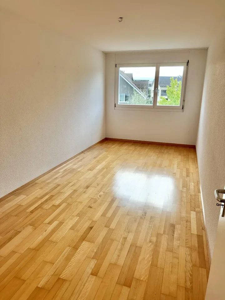 Moderne 3.5-Zimmer-Maisonettewohnung in ruhiger und steuergünstiger Lage (Erstbezug nach Kernsanierung von Küche & Bad)