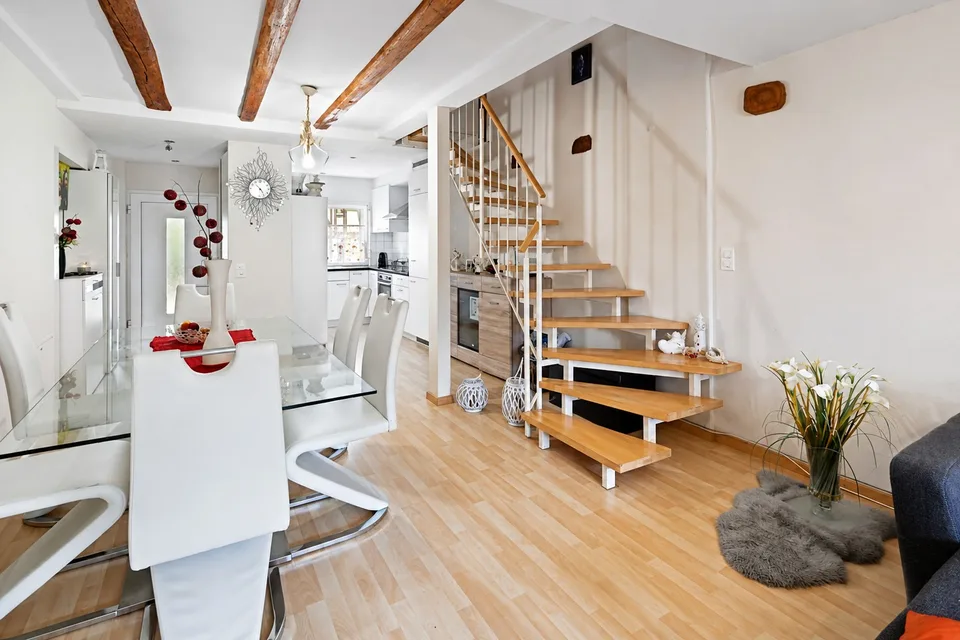 3.5 Zimmer Maisonettegartenwohnung in Tegerfelden