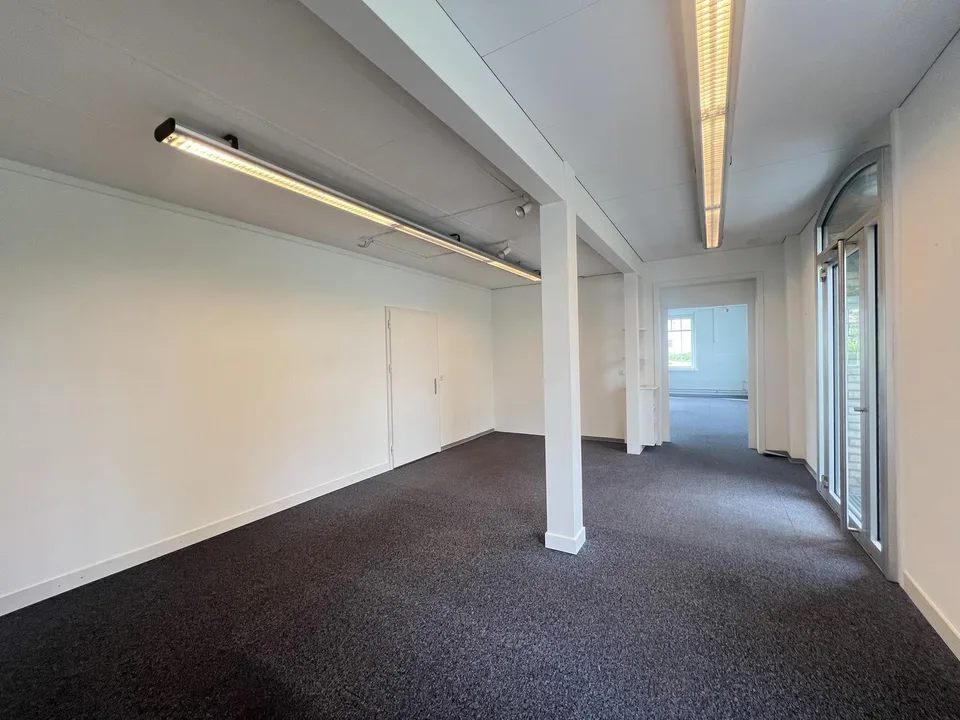 Attraktive Büro- / Ladenfläche an zentraler Lage in Teufen – foto 4 di 8
