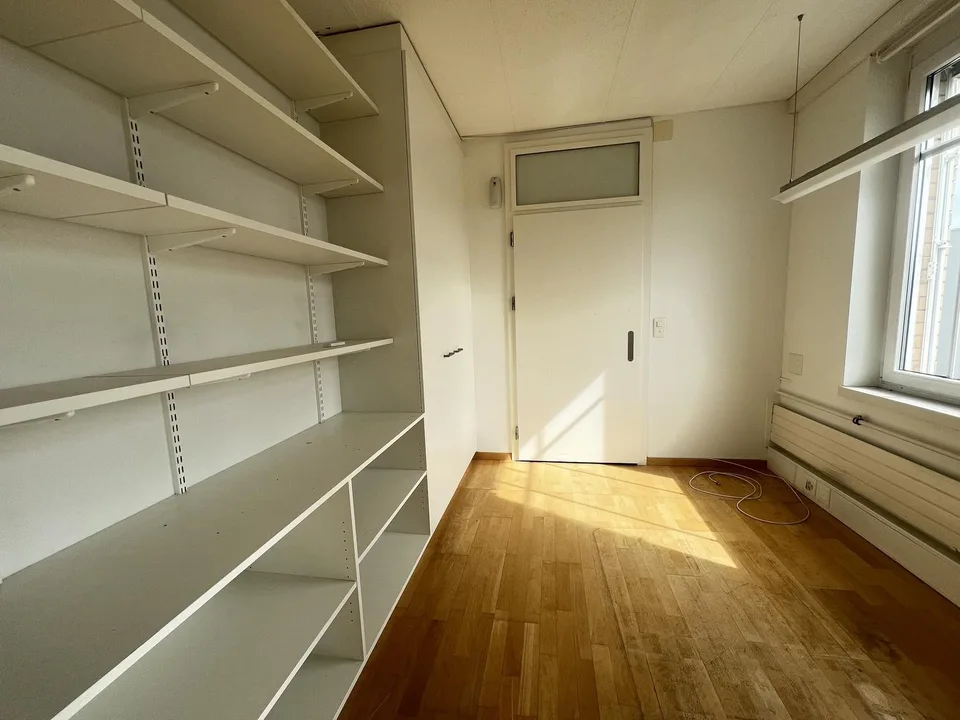 Attraktive Büro- / Ladenfläche an zentraler Lage in Teufen – foto 7 di 8