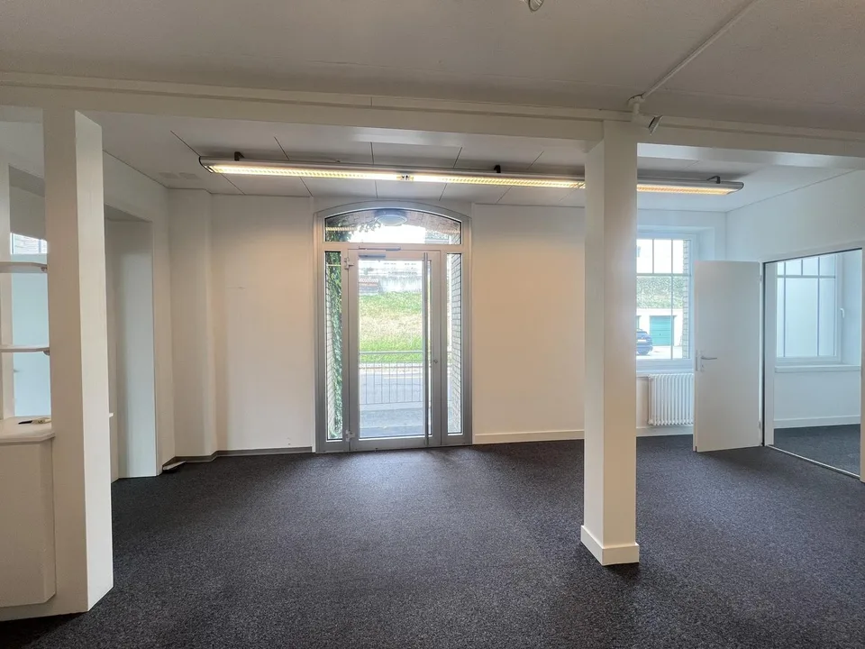 Attraktive Büro- / Ladenfläche an zentraler Lage in Teufen – foto 3 di 8