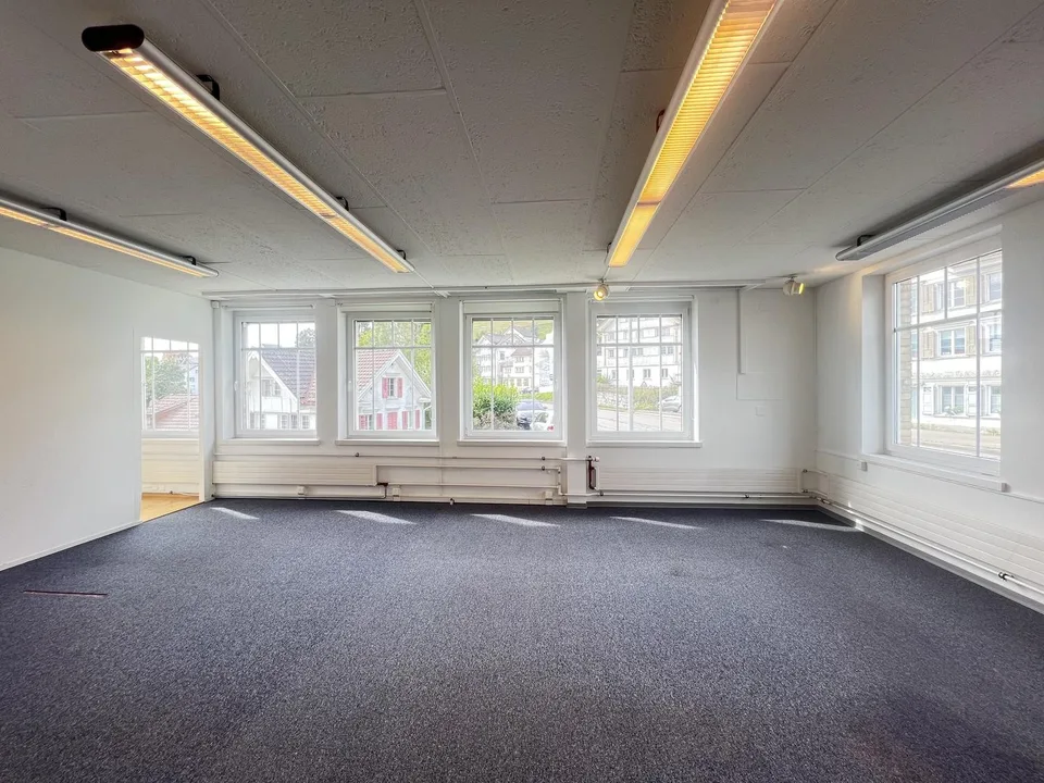 Attraktive Büro- / Ladenfläche an zentraler Lage in Teufen – foto 6 di 8