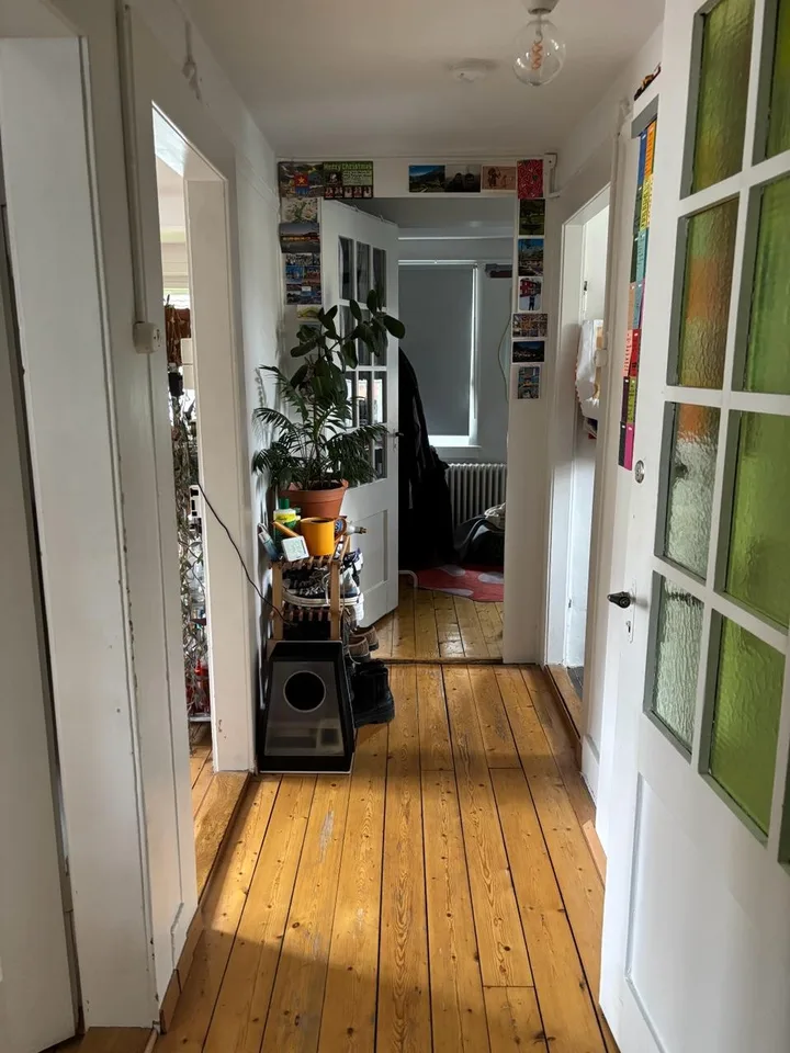 WG-Zimmer im Zentrum von Küsnacht ZH ab dem 01.10.2026 zu vermieten.