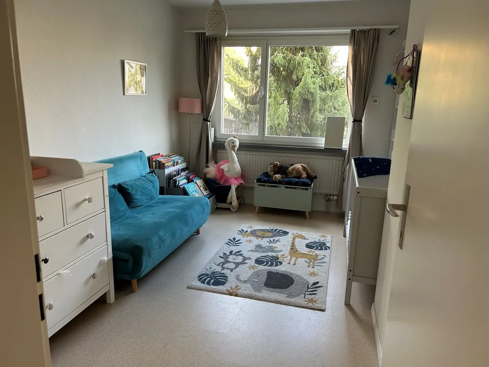 3,5 bedroom flat fully furnished in Oberengstringen TEMPORARY