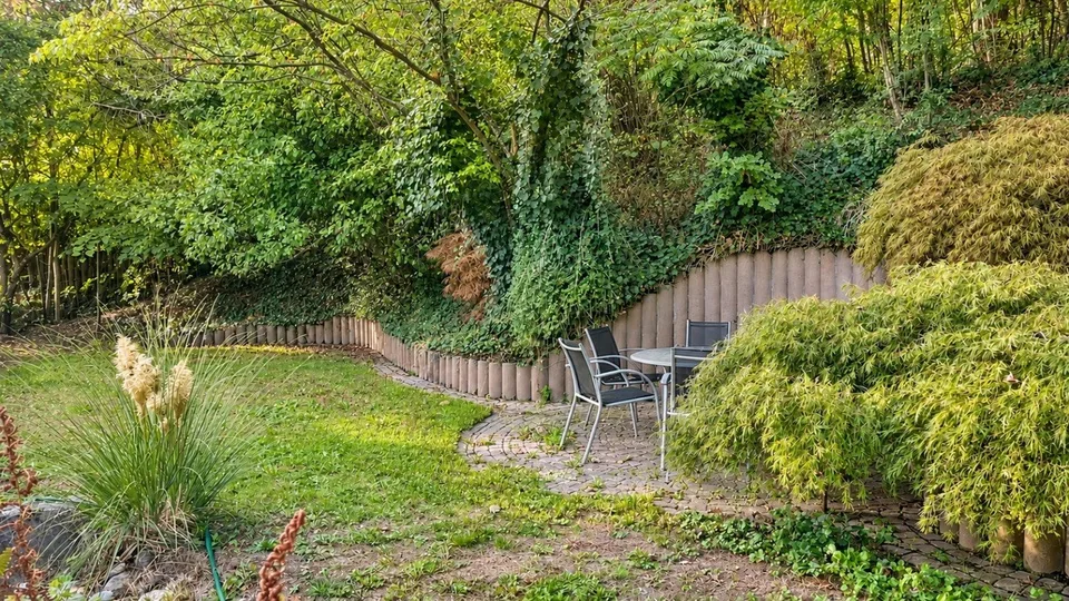 Repräsentative Villa mit Pool und traumhafter Aussicht in Ittigen