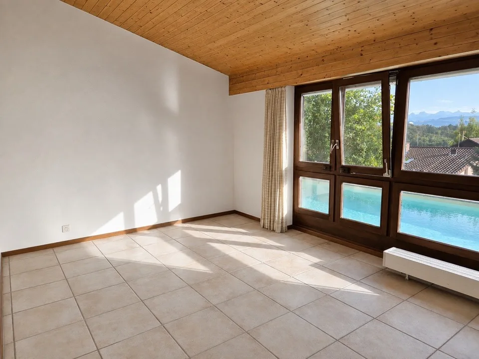 Repräsentative Villa mit Pool und traumhafter Aussicht in Ittigen