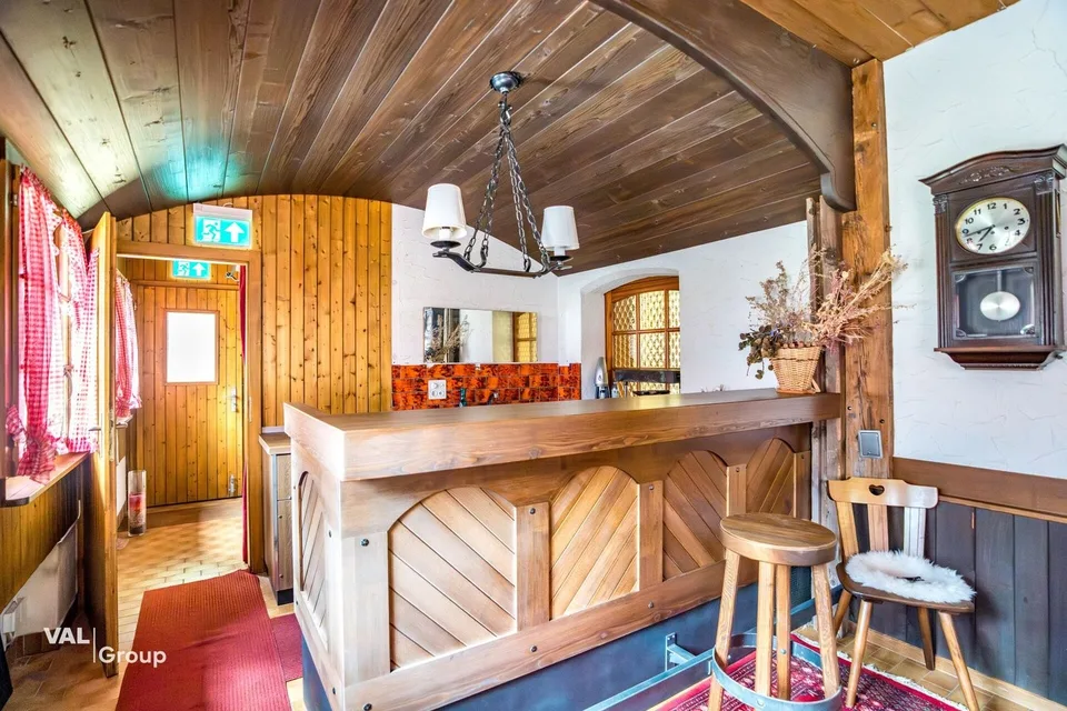 Ehemaliges Hotel mit aussergewöhnlichem Potenzial an traumhafter Aussichtslage im Lötschental – Foto 7 von 13