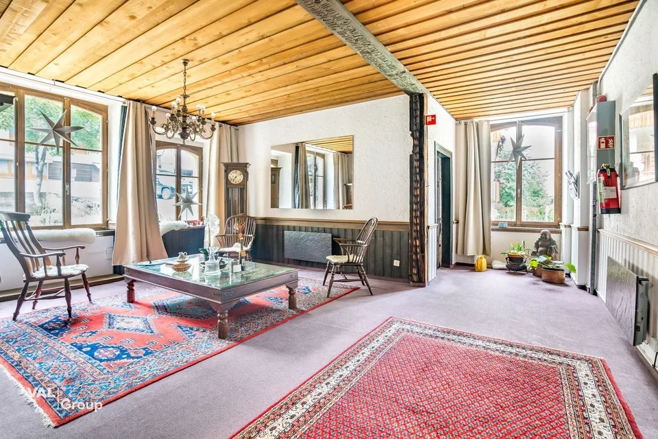 Ehemaliges Hotel mit aussergewöhnlichem Potenzial an traumhafter Aussichtslage im Lötschental – Foto 2 von 13