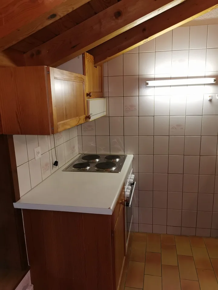 Grand studio 60 m² avec mezzanine, Neyruz (FR)