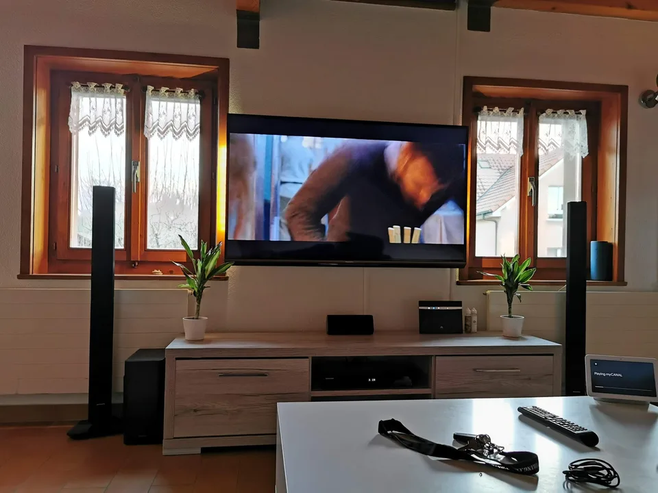 Grand studio 60 m² avec mezzanine, Neyruz (FR)