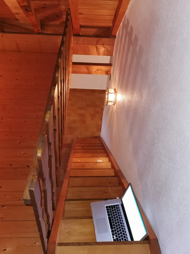 Grand studio 60 m² avec mezzanine, Neyruz (FR)