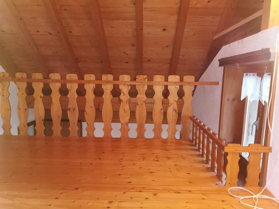 Grand studio 60 m² avec mezzanine, Neyruz (FR)